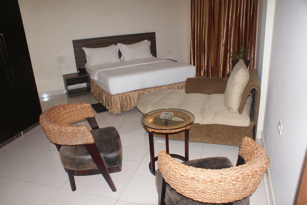 Hotel Belle Vie Kinshasa Buitenkant foto
