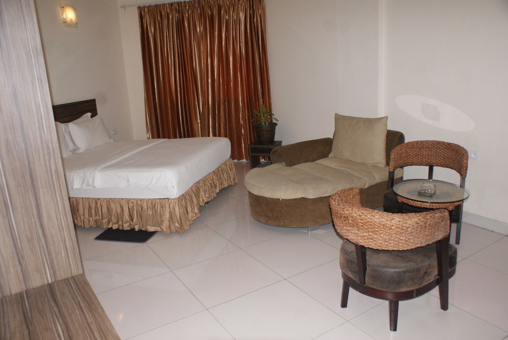 Hotel Belle Vie Kinshasa Buitenkant foto