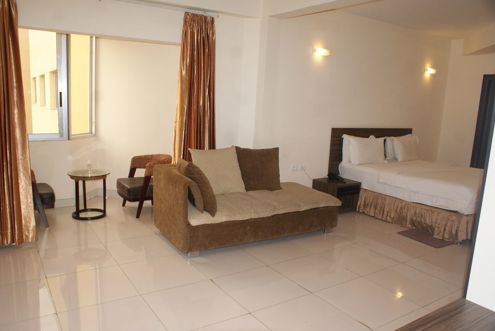 Hotel Belle Vie Kinshasa Buitenkant foto