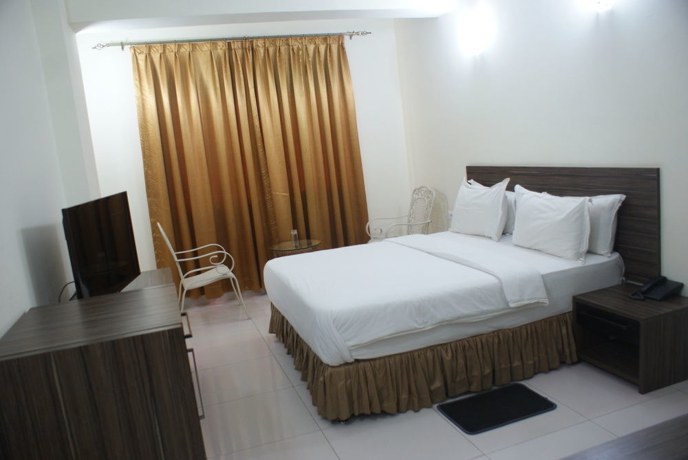 Hotel Belle Vie Kinshasa Buitenkant foto